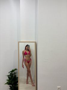 613724643: Chica busca chico en Barcelona