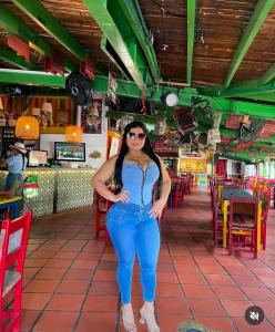 654595137: Chica busca chico en Barcelona
