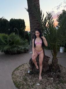 610946914: Chica busca chico en Madrid