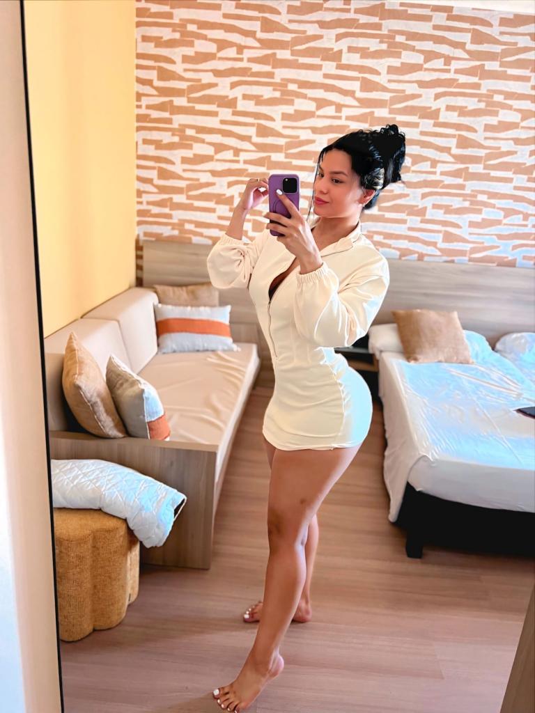 664569659: Chica busca chico en Mallorca