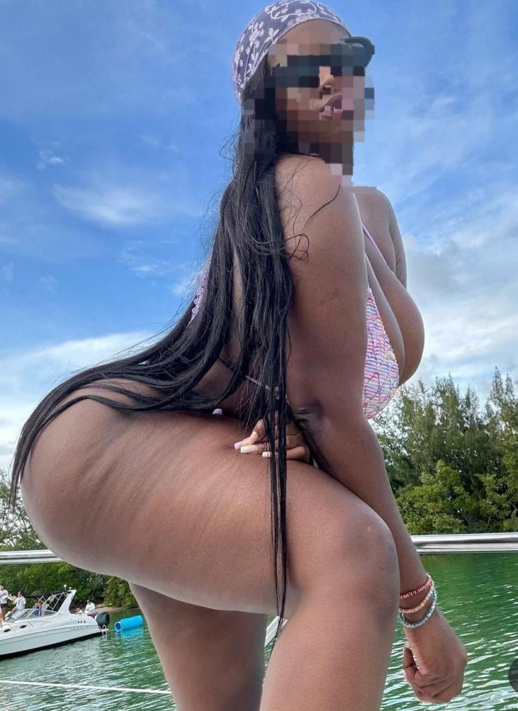 613860796: Chica busca chico en Sevilla