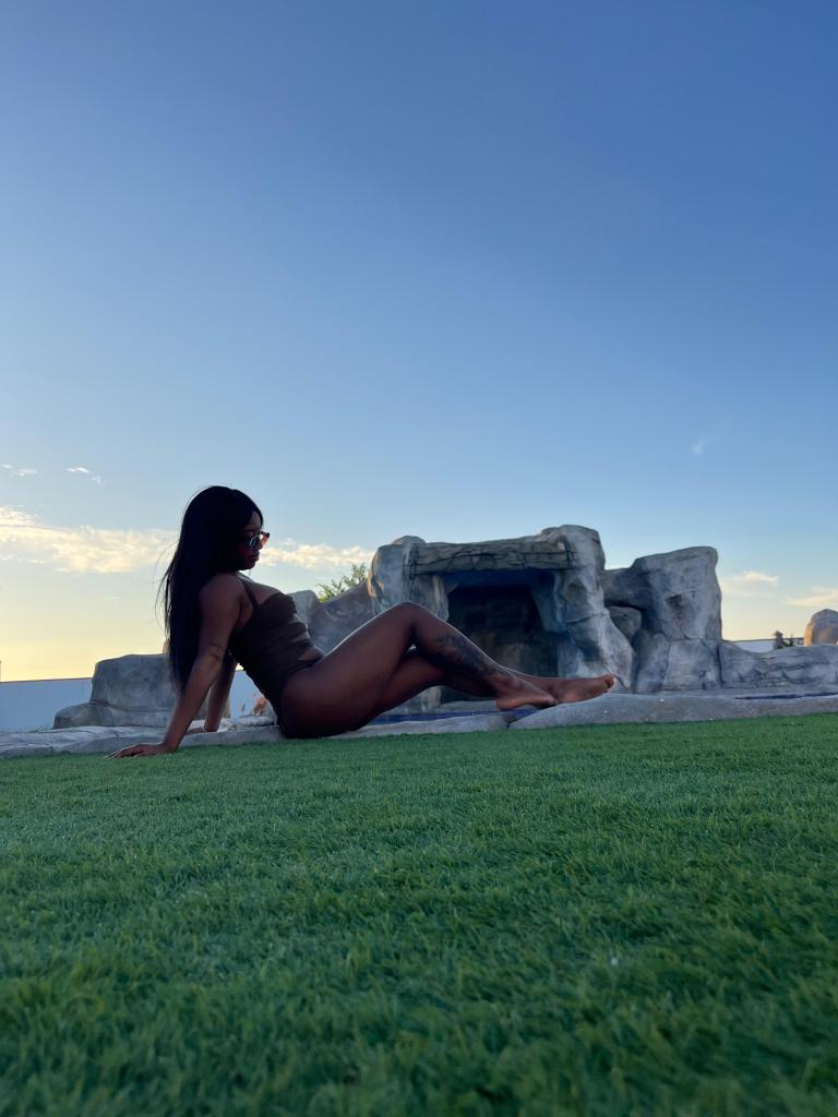 744253885: Chica busca chico en Málaga