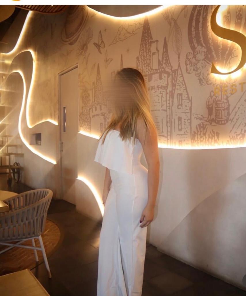 743070118: Chica busca chico en Tenerife