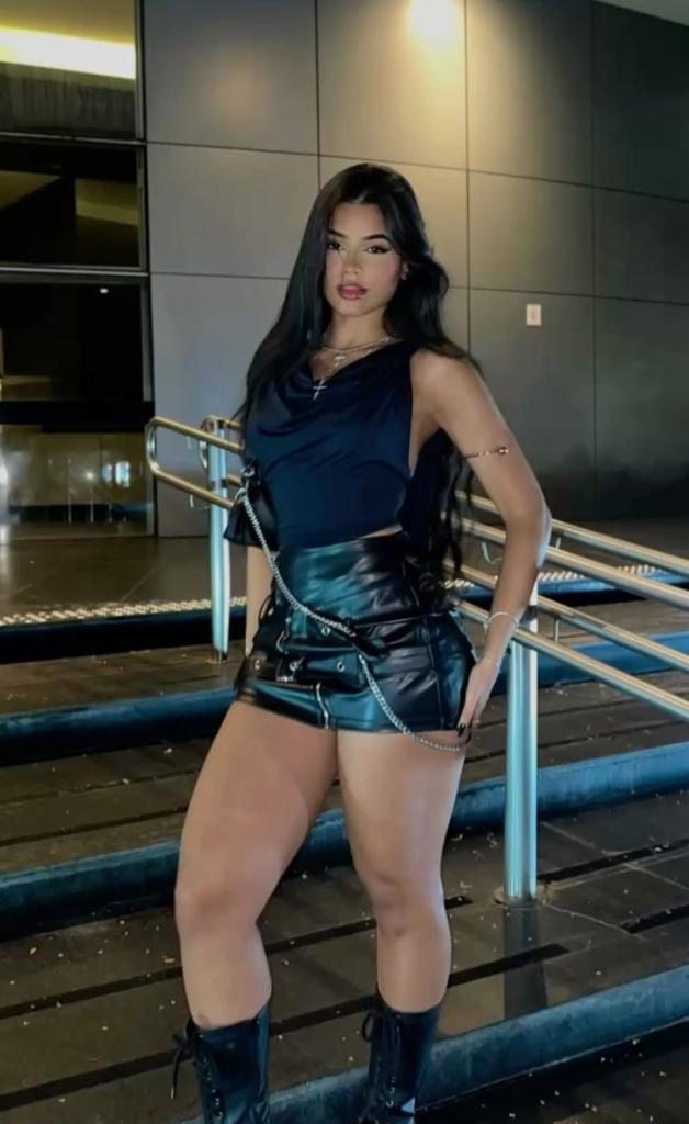 Chica busca chico en Granada: 
