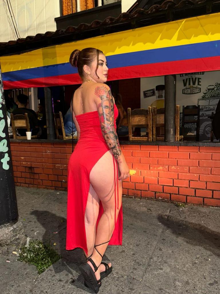 Chica busca chico en Alicante: Chica busca chico