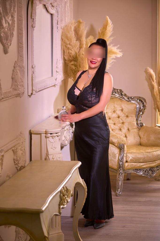Chica busca chico en Sevilla: Chica busca chico