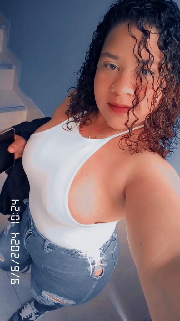627313620: Chica busca chico en Barcelona