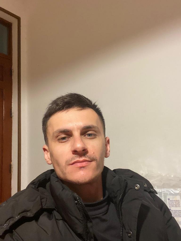 Chico busca chica en Málaga: 