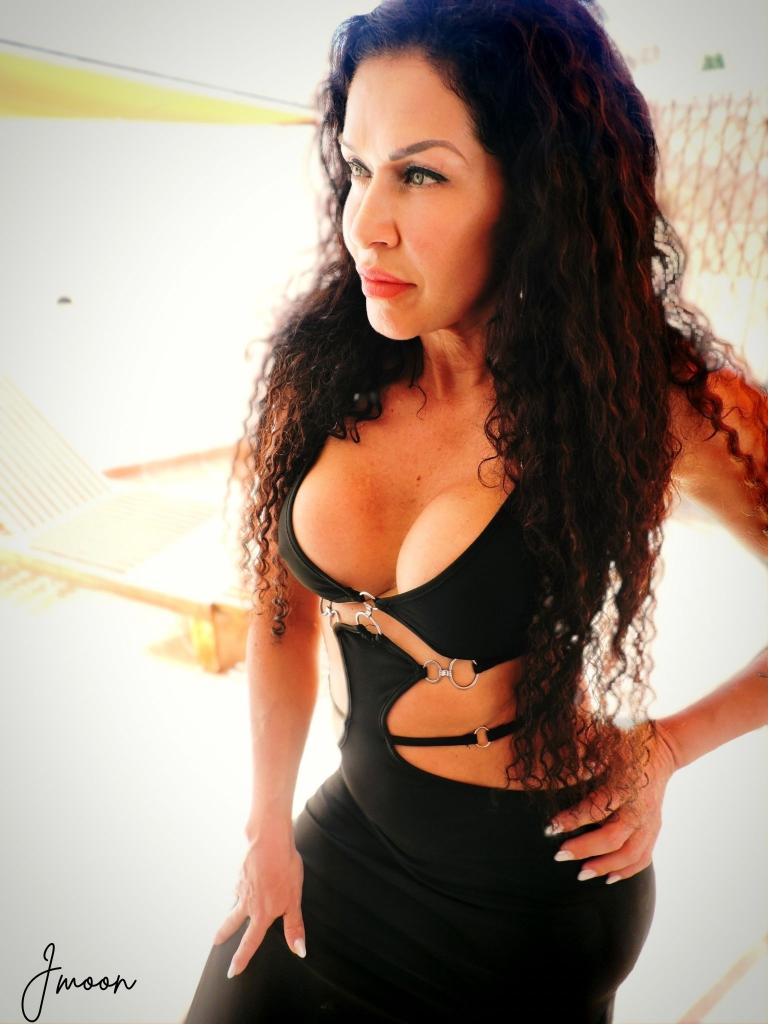 Chica busca chico en Ibiza: 