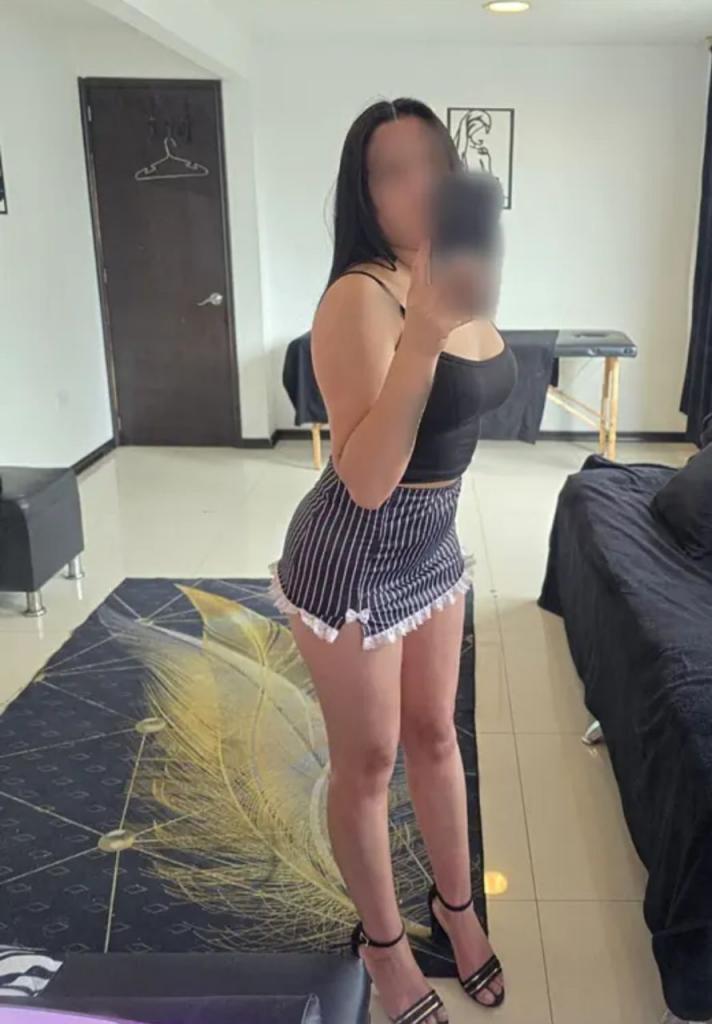 Chica busca chico en Ibiza: 