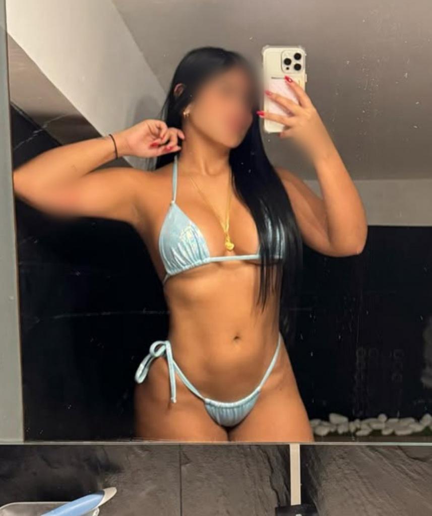 Chica busca chico en Alicante: Chica busca chico
