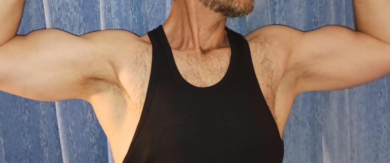 633231021: Chico busca chica en Málaga