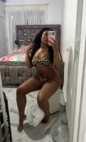 617260513: Chica busca chico en Barcelona