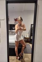 667019237: Chica busca chico en Gerona