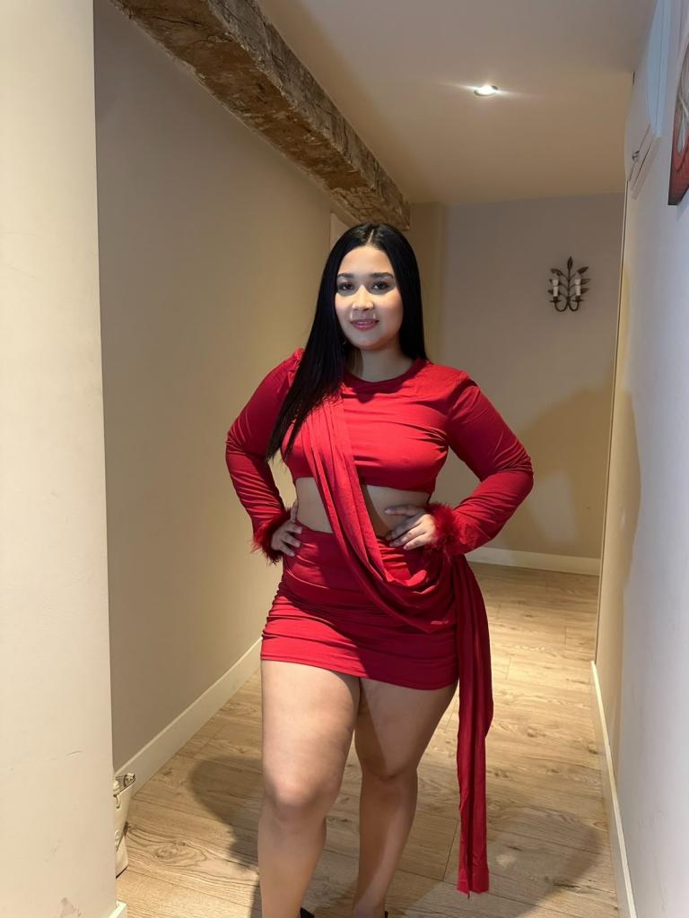 Chica busca chico en Alicante: Chica busca chico