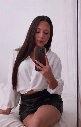 Chica busca chico en Alicante: Chica busca chico