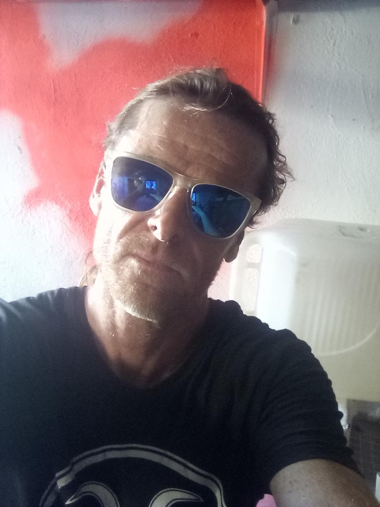 Chico busca chica en Castellón: 