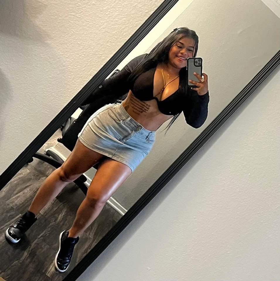 650697311: Chica busca chico en La Coruña