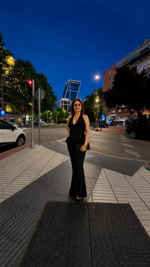 647610497: Chica busca chico en Madrid