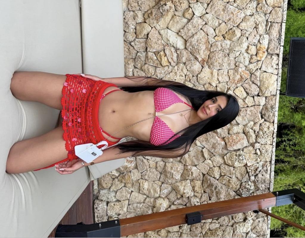 614919289: Chica busca chico en La Coruña