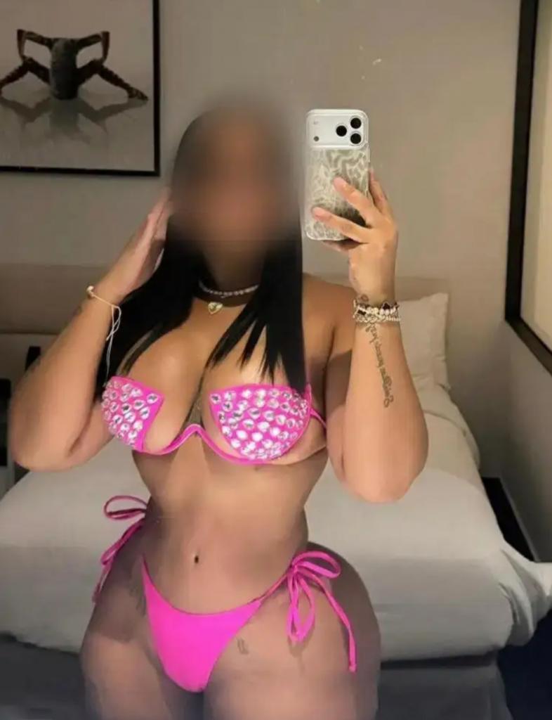 Chica busca chico en Granada: 