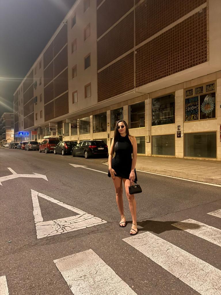 Chica busca chico en Granada: 