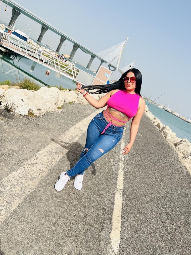 Chica busca chico en Cádiz: 