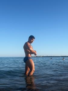 674045903: Chico busca chica en Barcelona