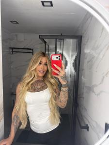 613360843: Transexual en Pontevedra