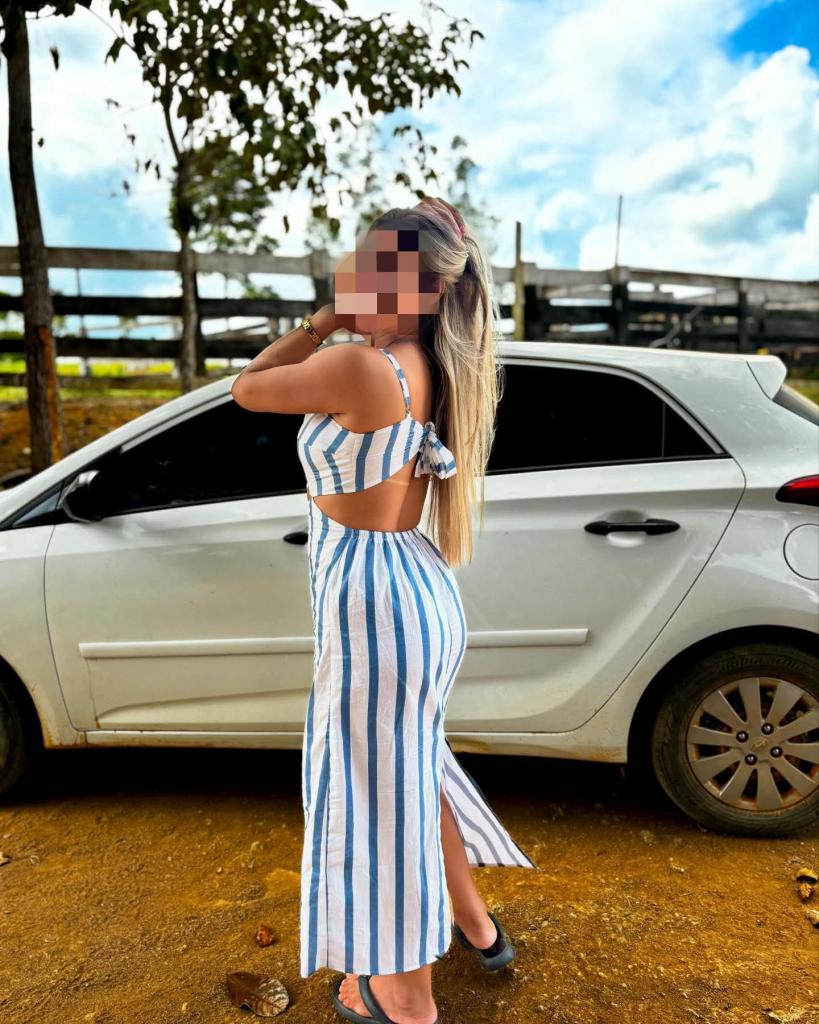 743034945: Chica busca chico en Lugo