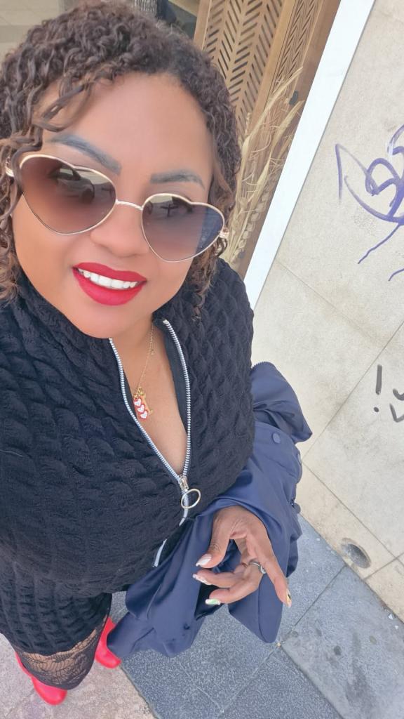 689739268: Chica busca chico en Zaragoza