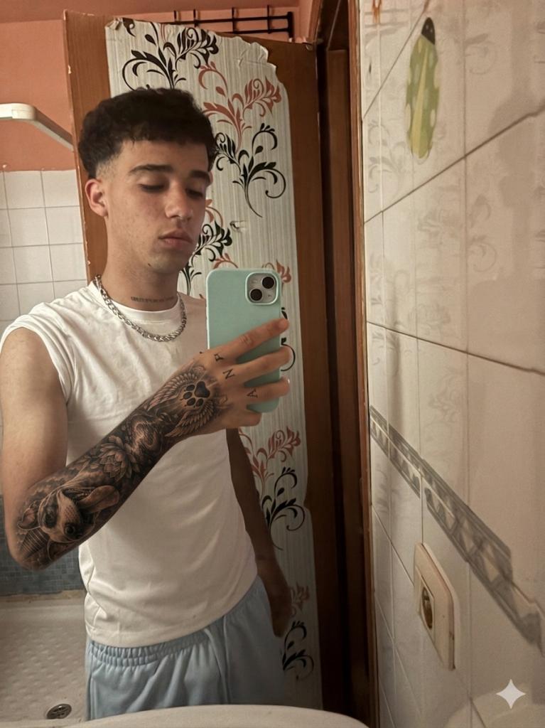 Chico busca chica en Málaga: 