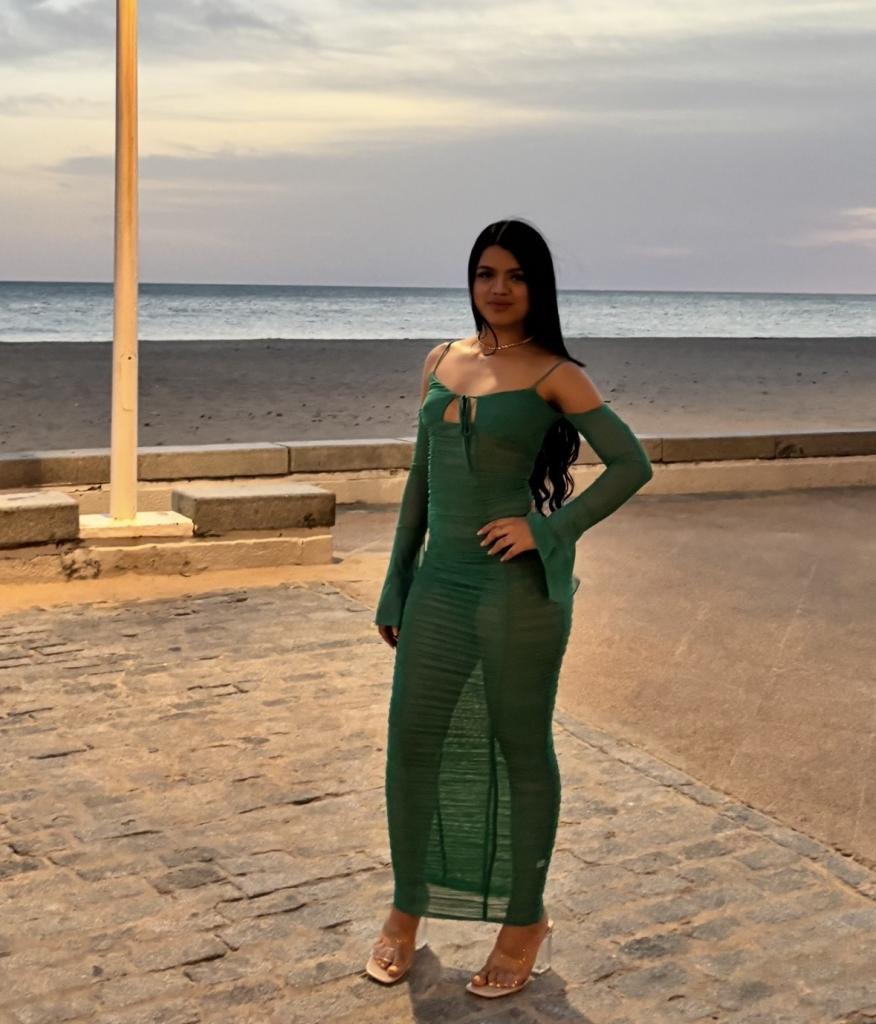 691277085: Chica busca chico en Málaga