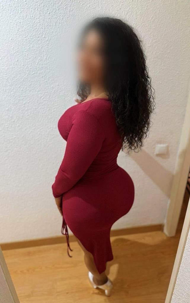 631262582: Chica busca chico en Barcelona