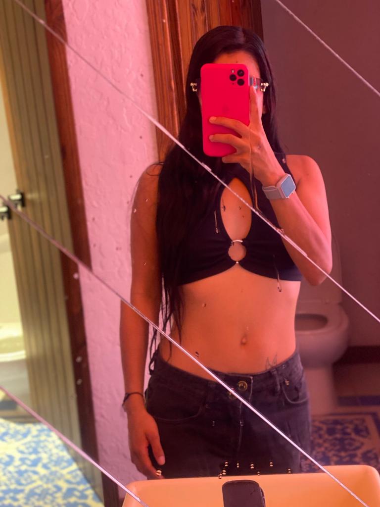 647315397: Chica busca chico en Madrid