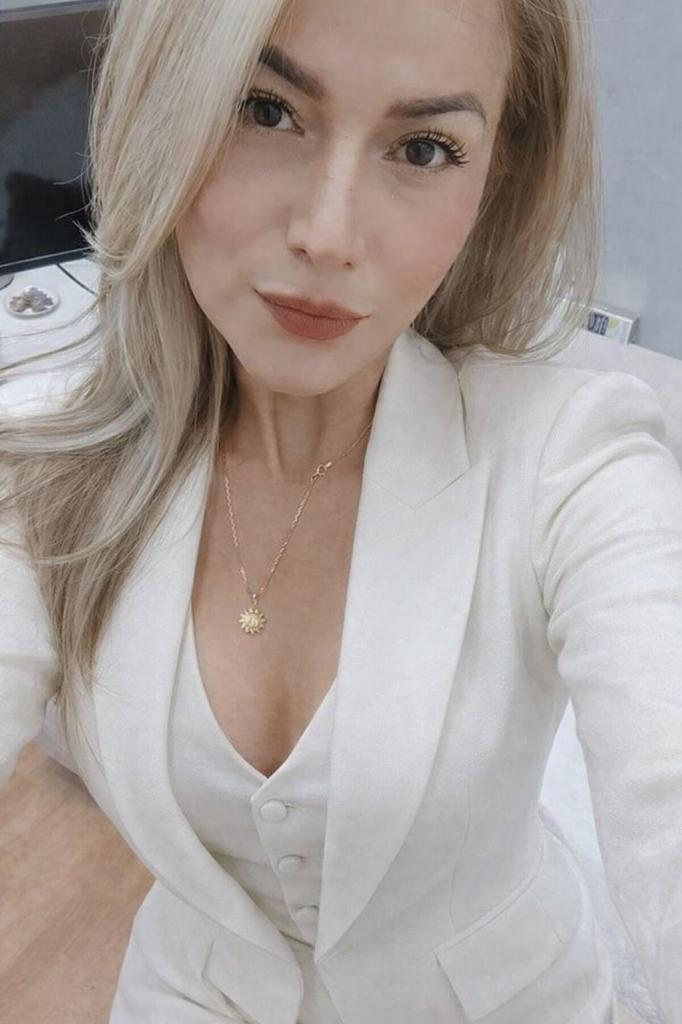 677446193: Chica busca chico en Valencia