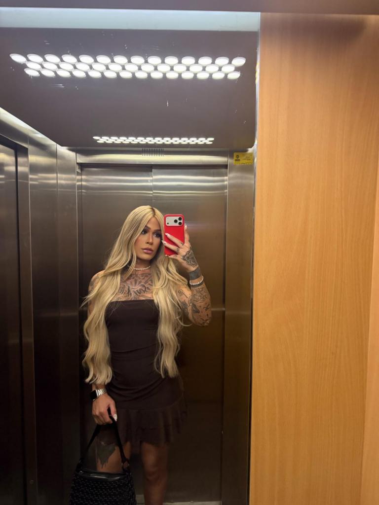 613360843: Travesti en Pontevedra