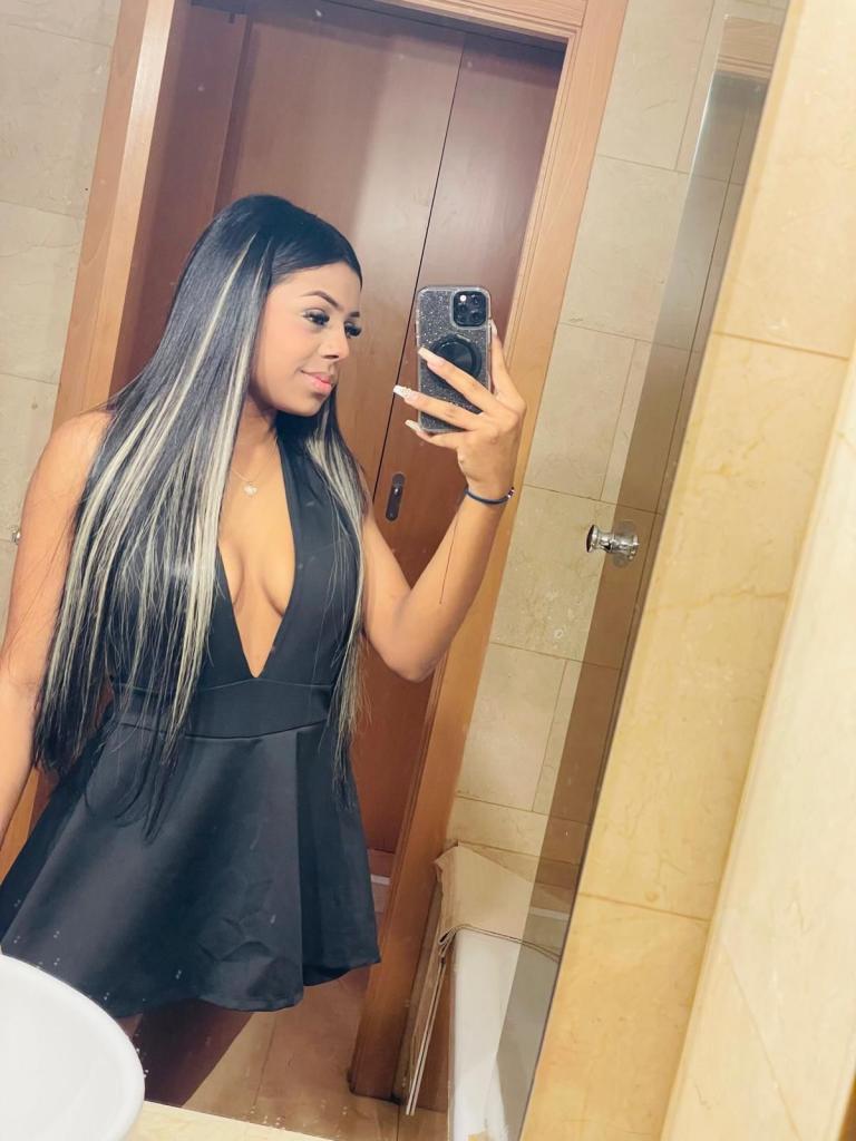 670084206: Chica busca chico en Barcelona