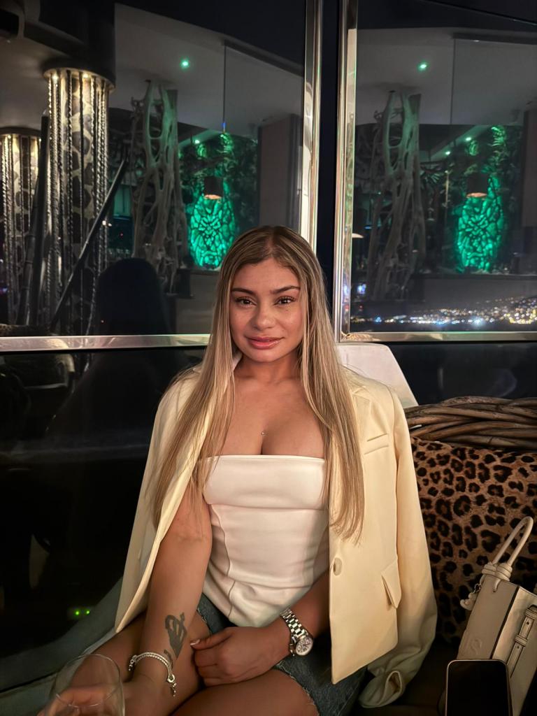 Chica busca chico en Tenerife: 