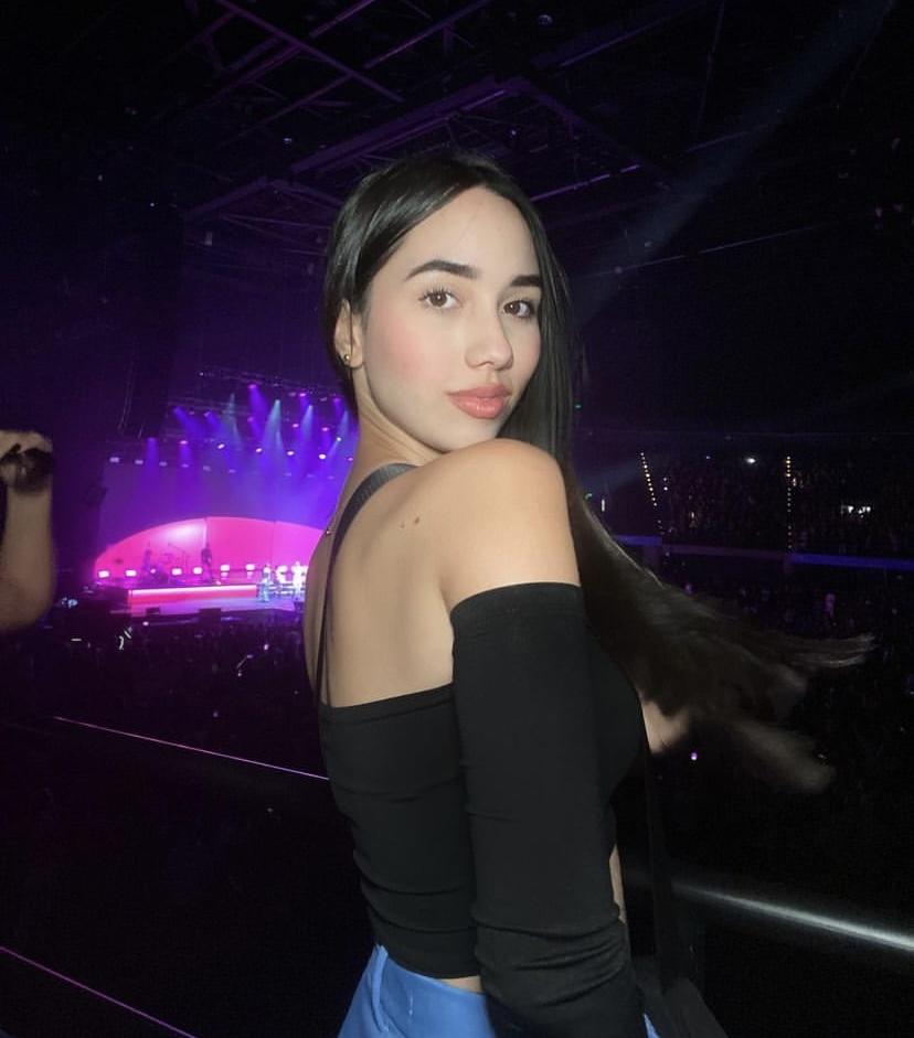 Chica busca chico en Cádiz: Chica busca chico