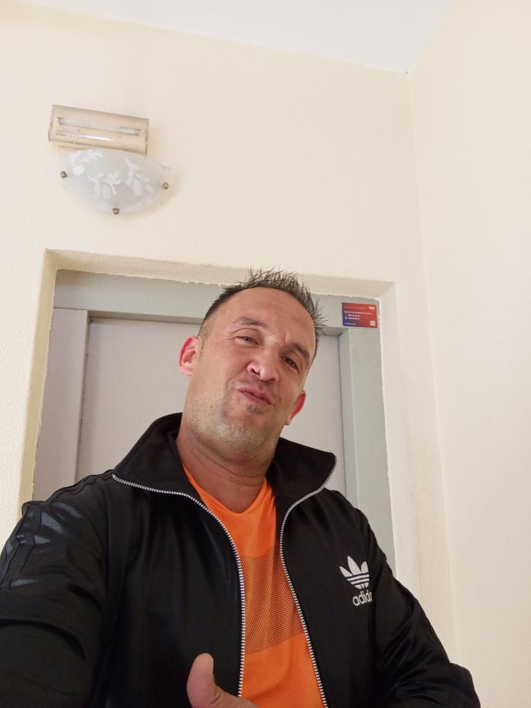 Chico busca chica en Las Palmas: 