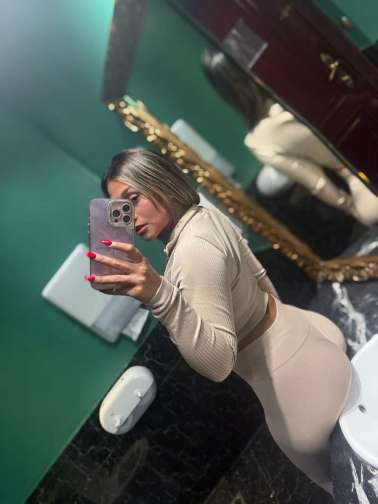 Chica busca chico en Almería: 