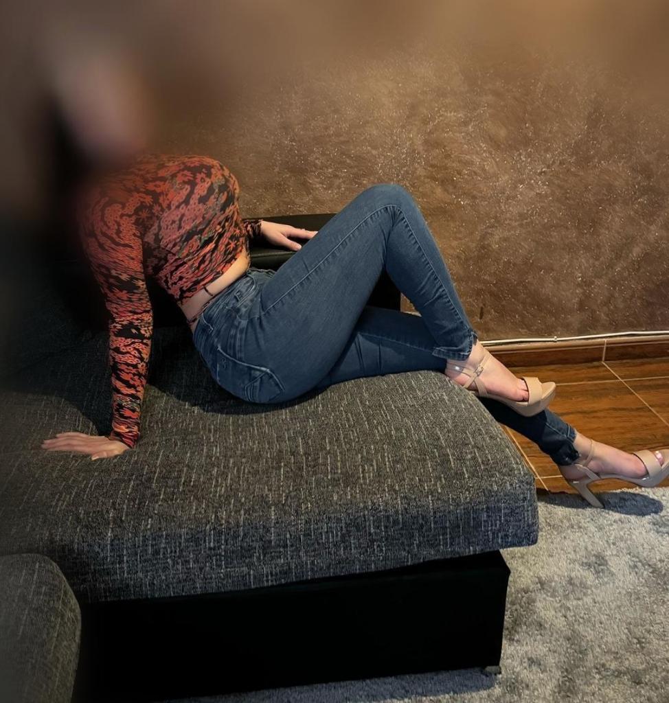 Chica busca chico en Granada: 