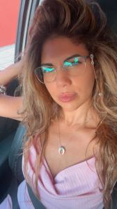 677183354: Chica busca chico en Sevilla