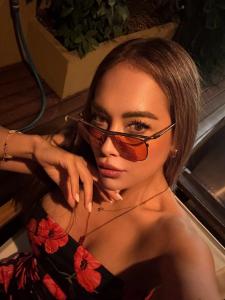 697994736: Chica busca chico en Barcelona