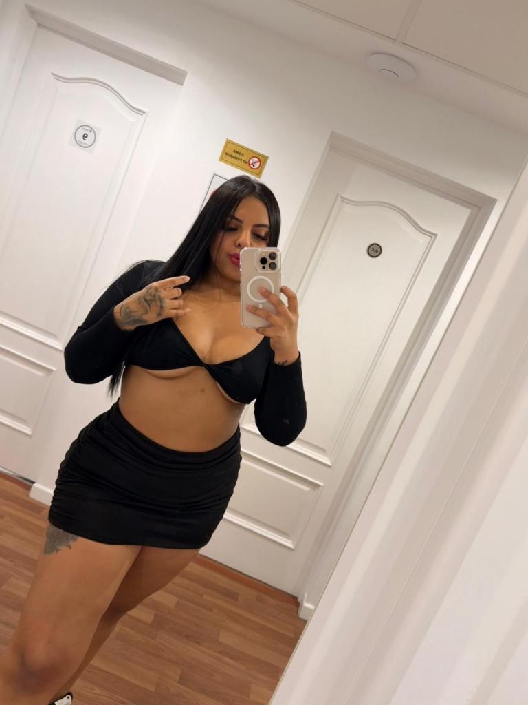 Chica busca chico en Almería: 