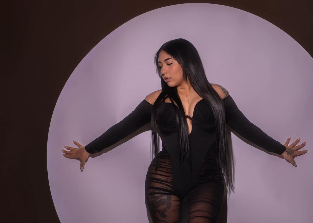 633409268: Chica busca chico en Madrid