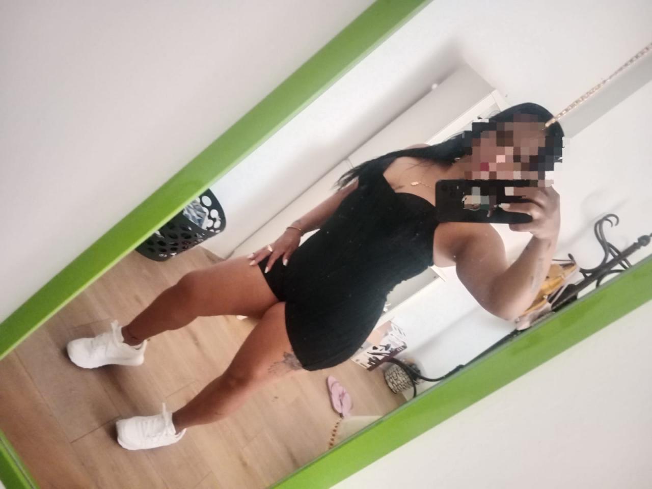 Chica busca chico en Alicante: Chica busca chico