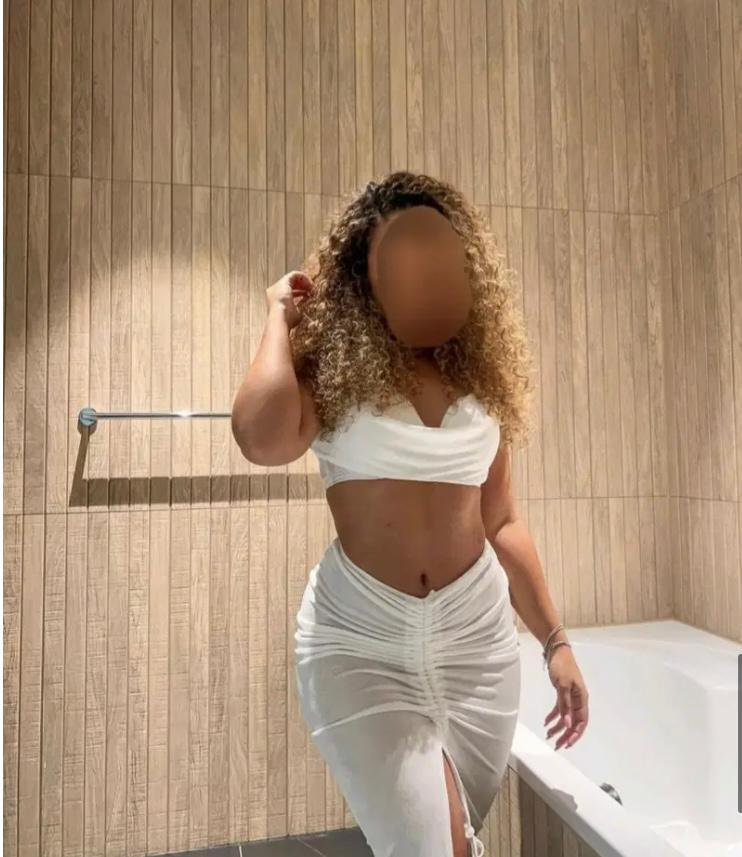 Chica busca chico en Huelva: 