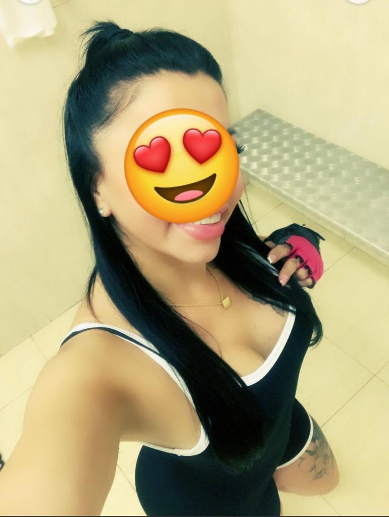 Chica busca chico en Huelva: Chica busca chico